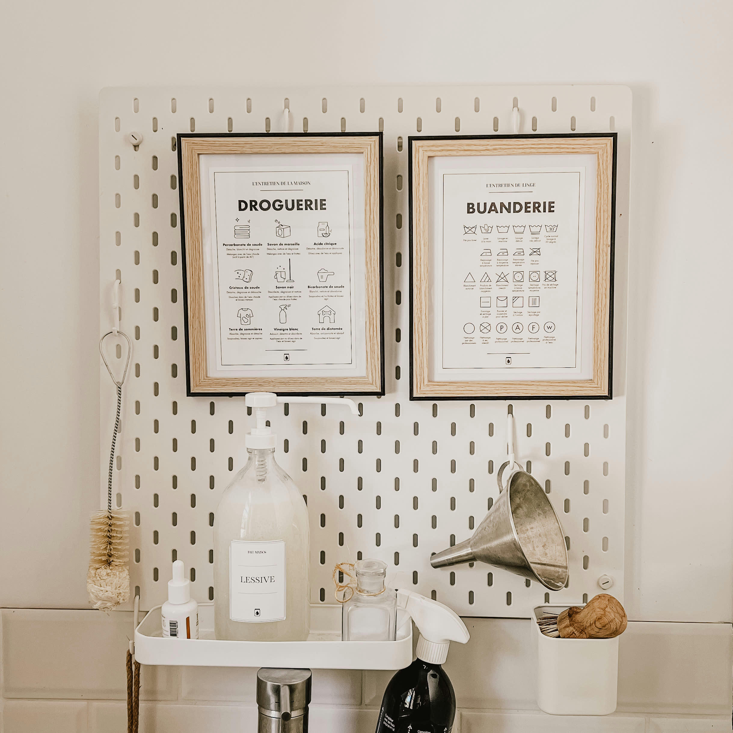 - Affiche Droguerie