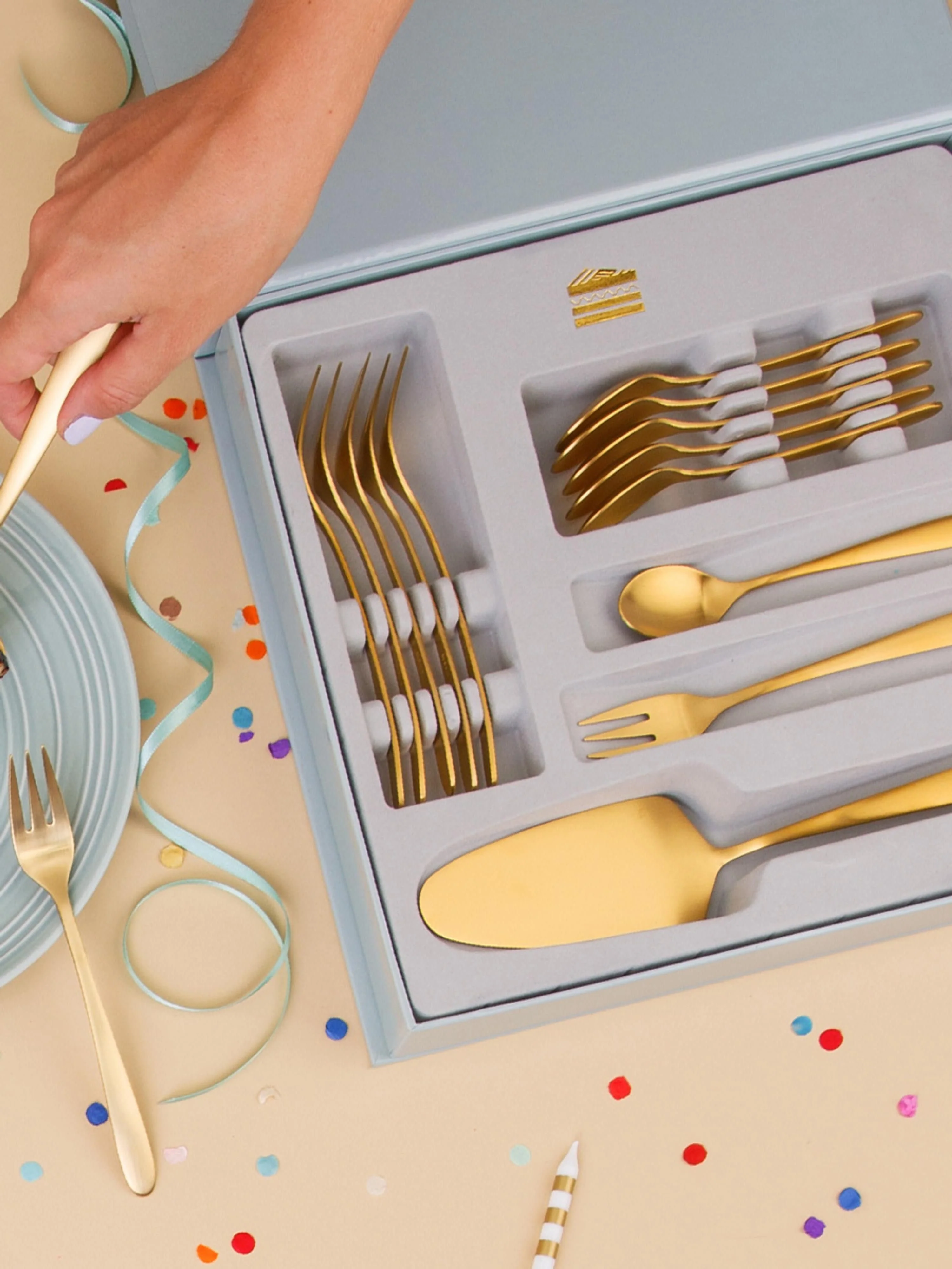 Matt gebürstetes Kuchenbesteck-Set Tulip, 6 Personen, 13er-Set