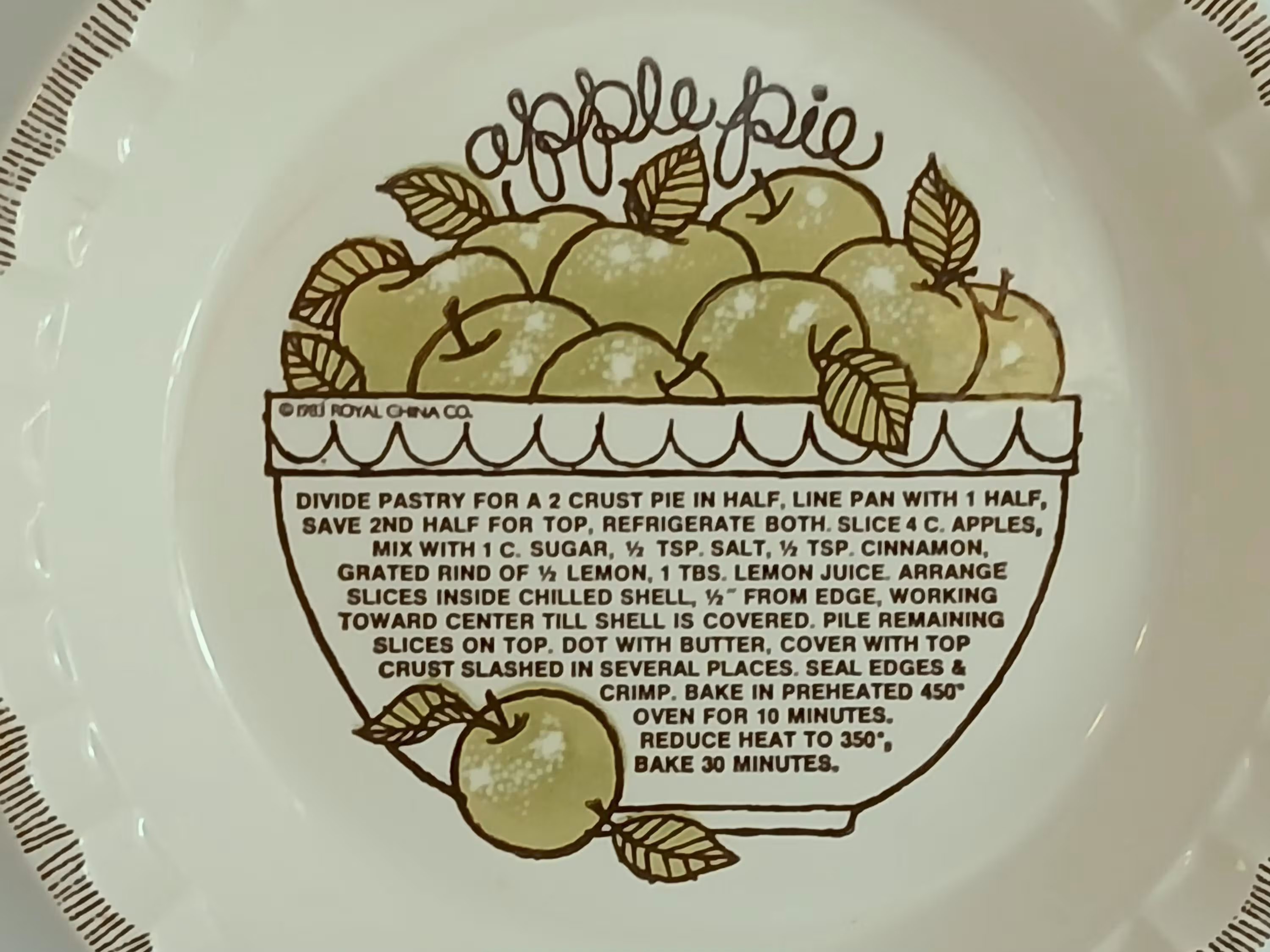 1980s Royal China Co Country Harvest Apple Pie Recipe Plate, 11” Ceramic Deep Dish Baking Pan Retro Farmhouse Kitchen Decor Hostess Gift