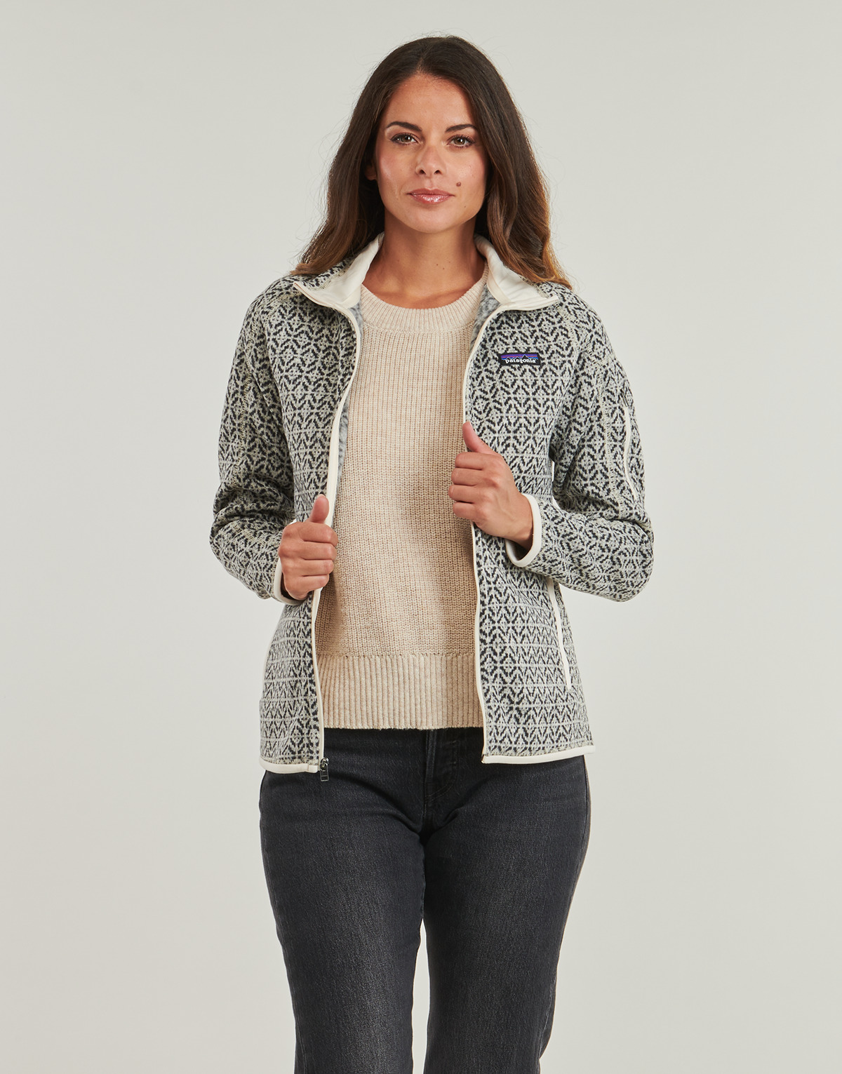Patagonia - W'S BETTER SWEATER JKT - Beige