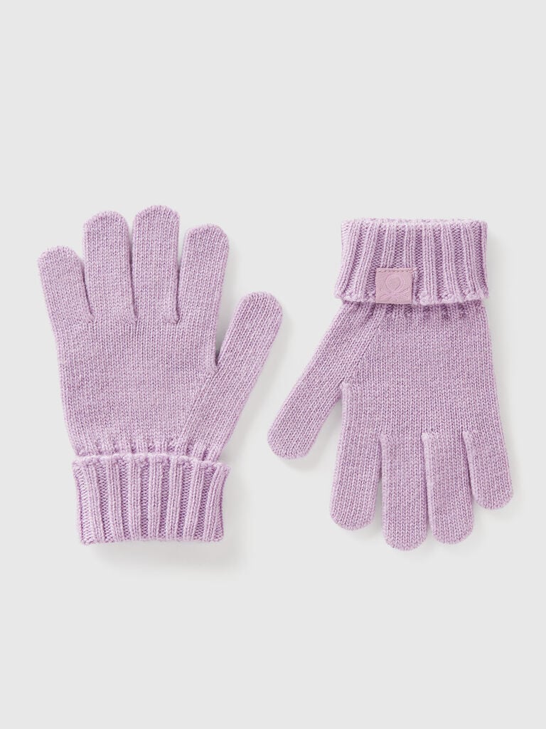 Gloves in viscose and wool blend