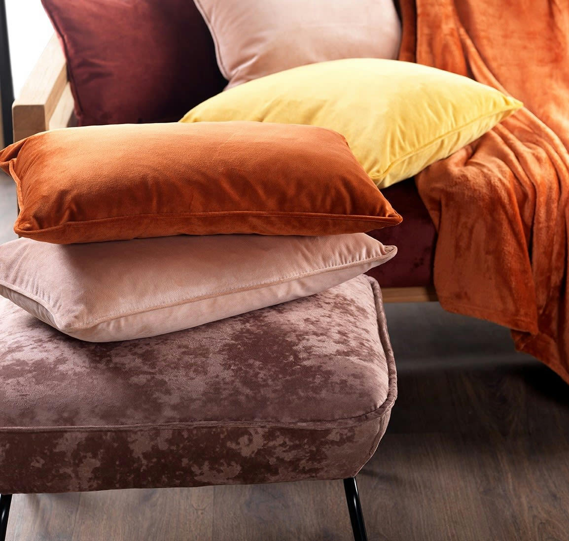 FINN - Coussin - orange en velours 30x50 cm uni