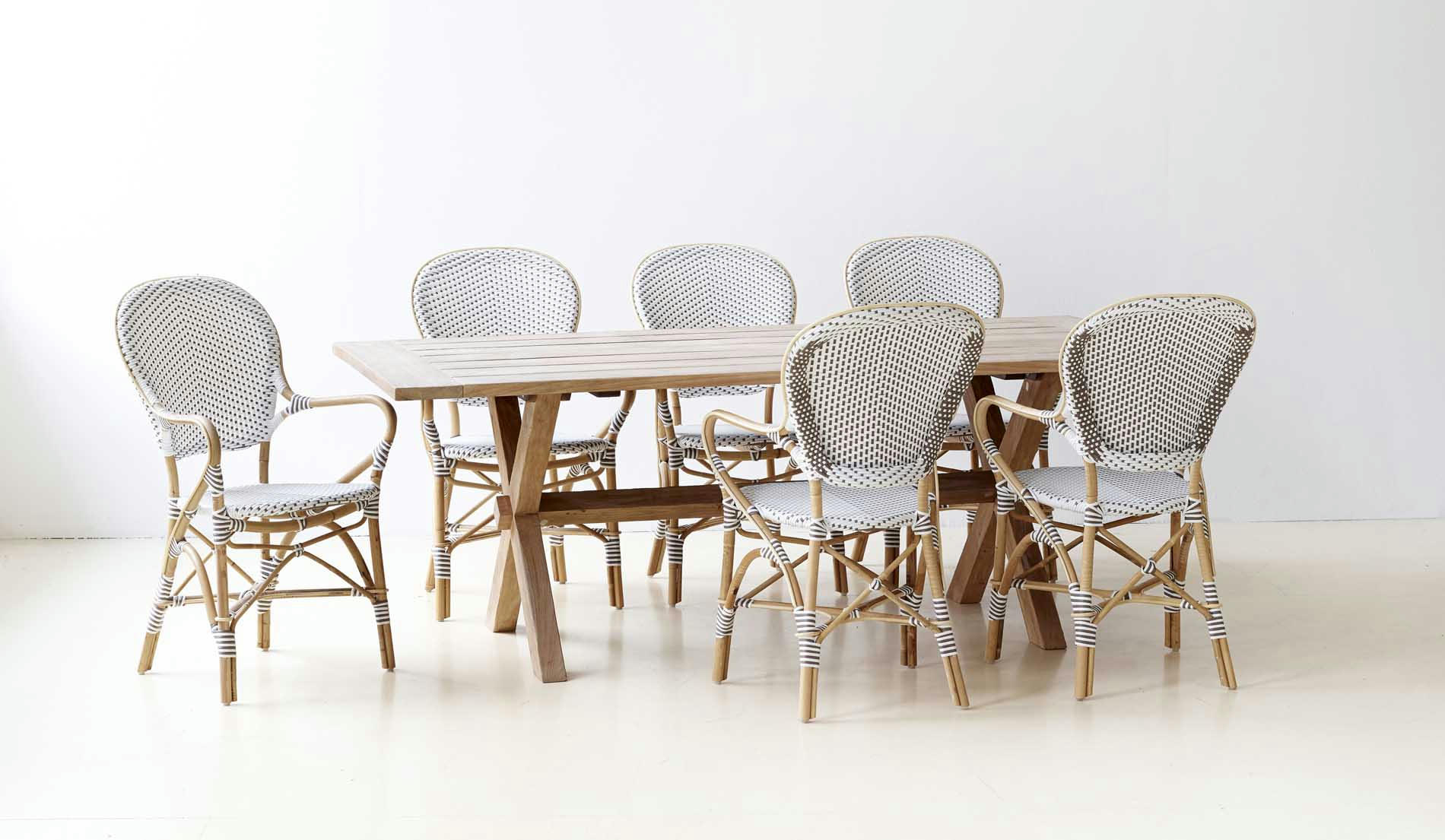 ISABELLE - Chaise repas empilable en rotin et fibre synthétique blanche