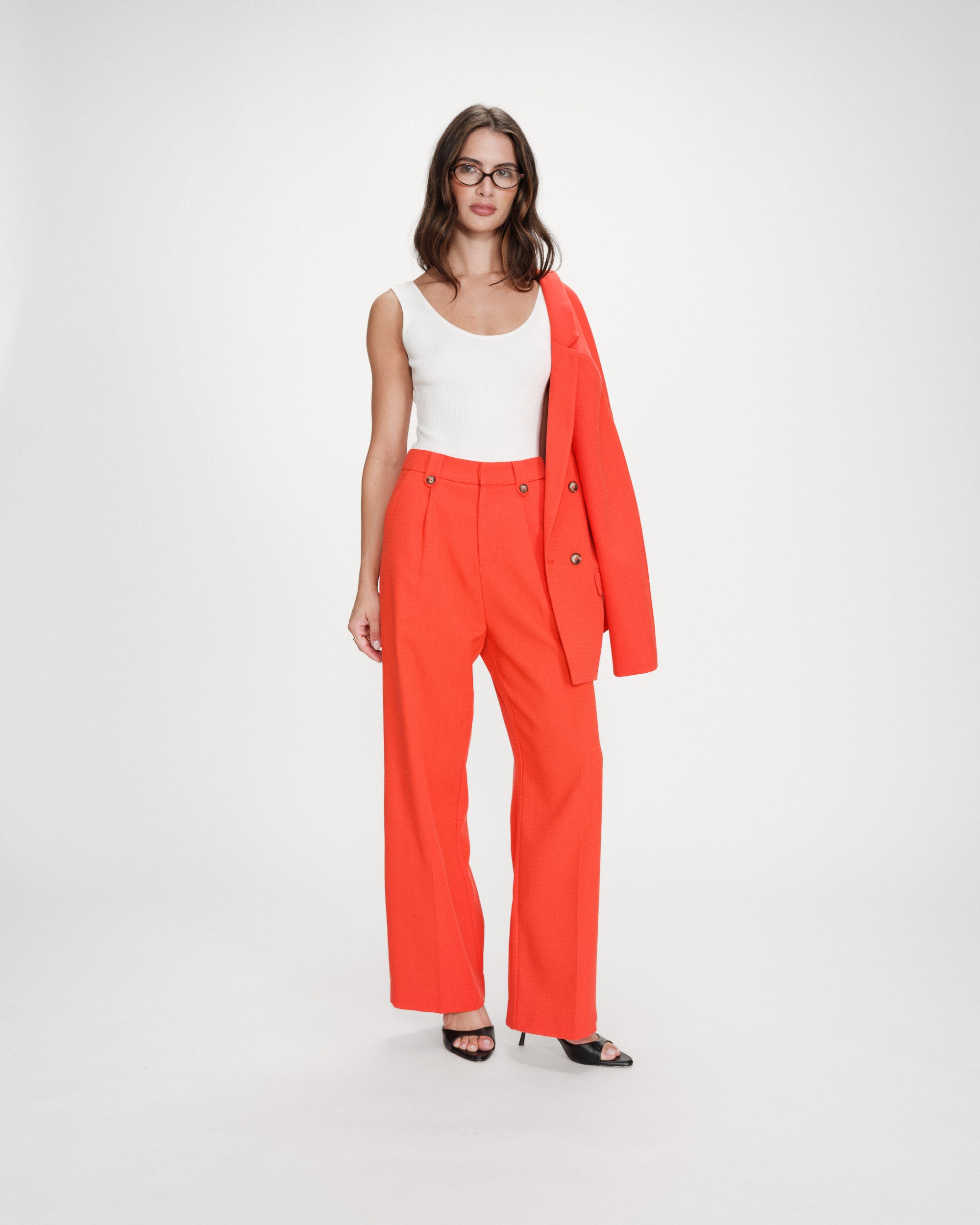 Pantalon tailleur droit taille mi-haute à plis sanguine Pierre