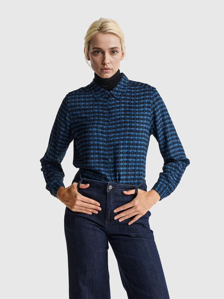 Patterned shirt in viscose