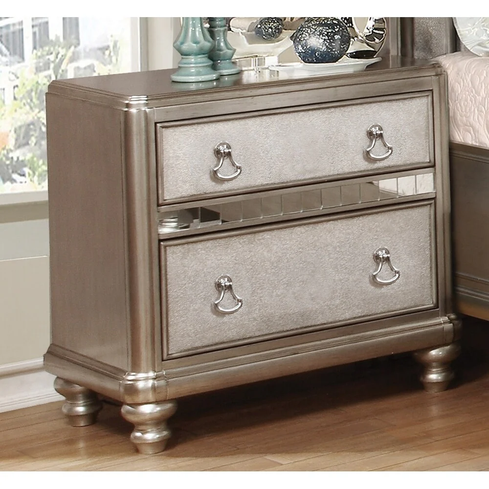 Isabella Metallic 6-piece Upholstered Bedroom Set