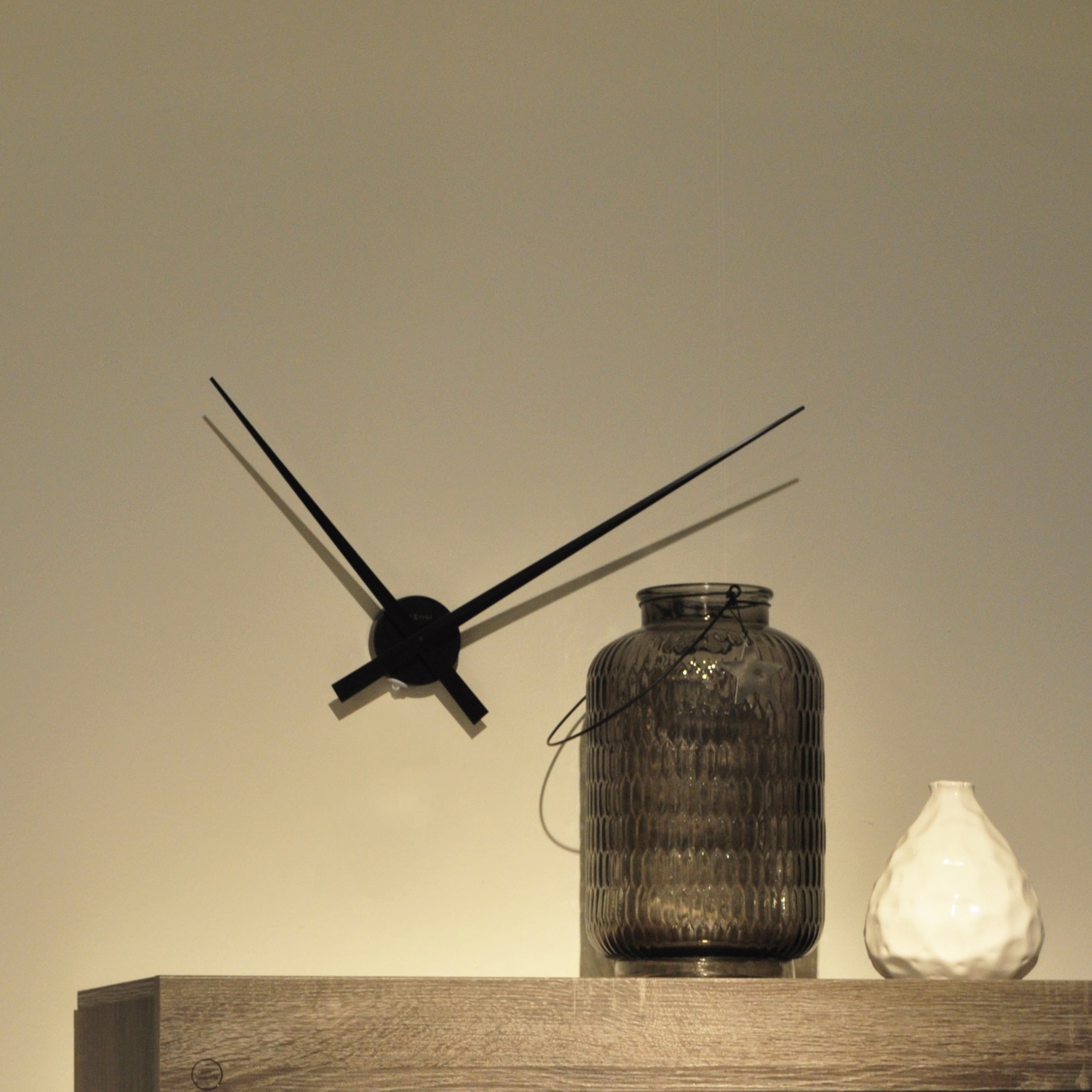 NeXtime Wandklok Hands Ø 85 cm