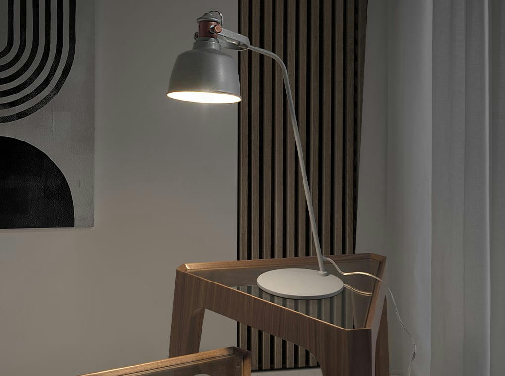 - Lampe de table en acier gris et bronze