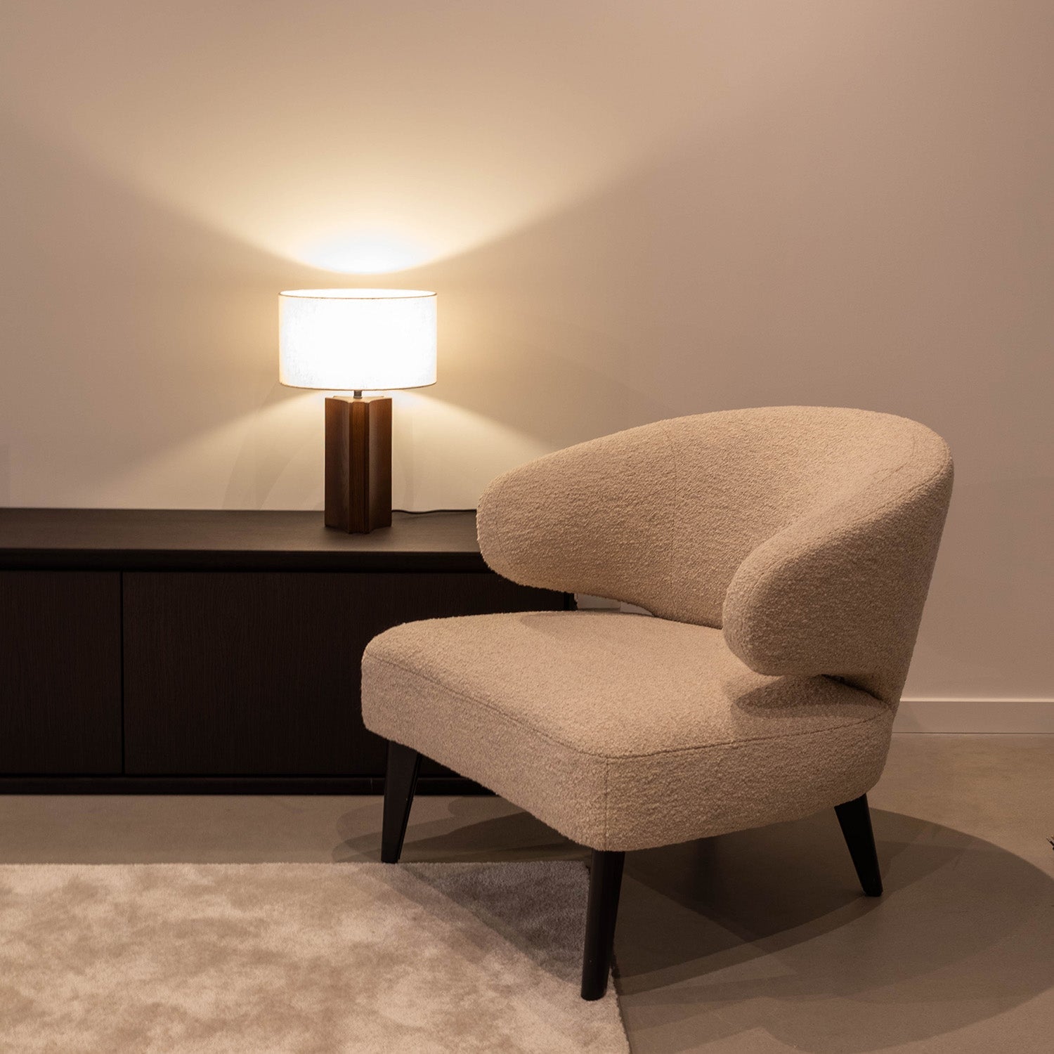 Atmooz Calgary tafellamp - H45 cm Ø30 cm - Eiken & Beige