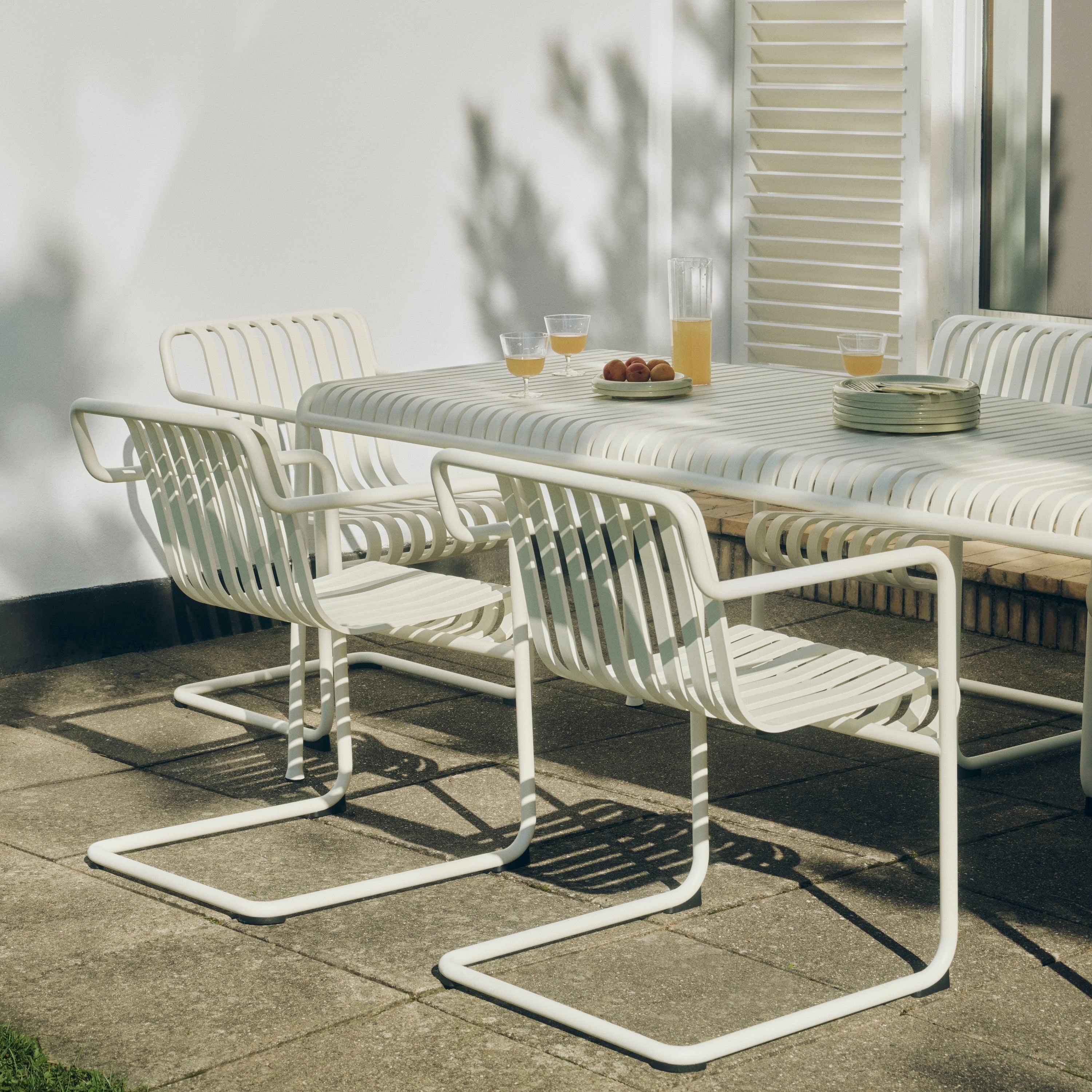 HAY Palissade Cantilever Tuinstoel - Crème Wit