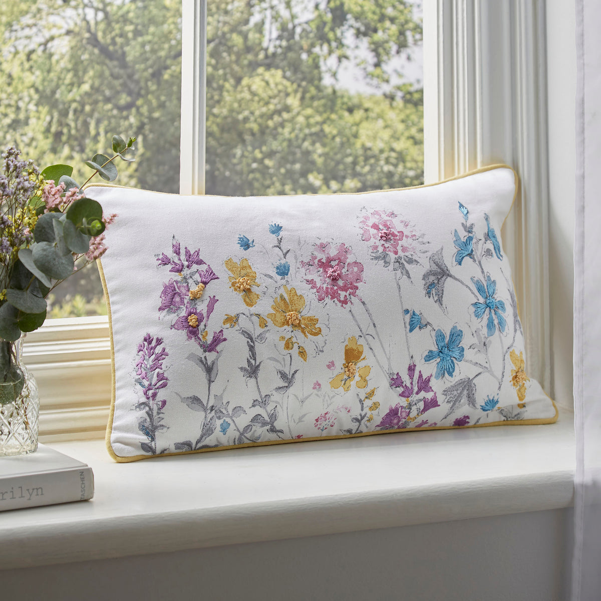 Laura Ashley Sierkussen Wild Meadow Multi 30x50cm