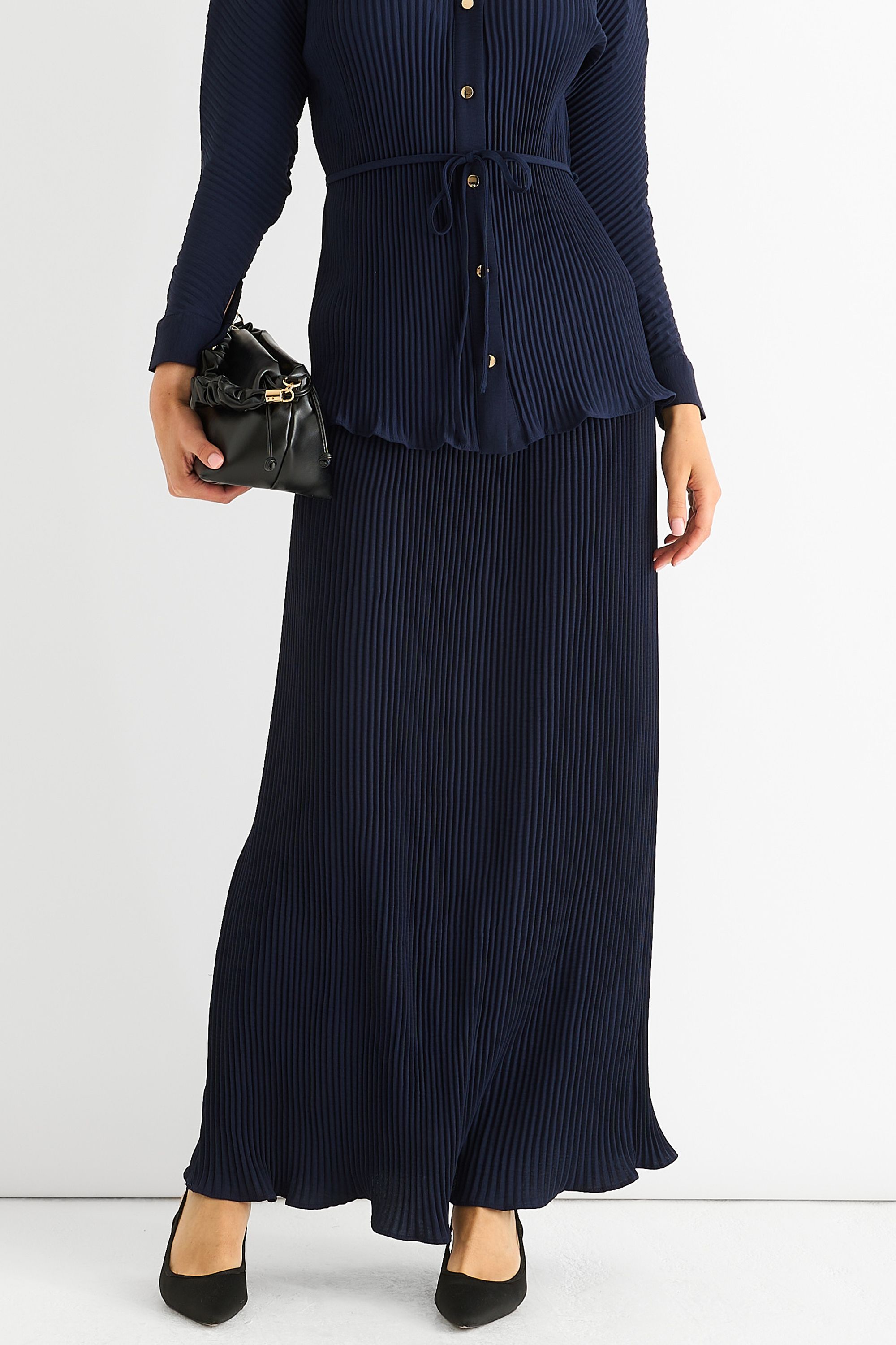 Gini London Navy Plisse Elasticated Waist Maxi Skirt