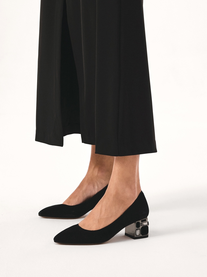 Suede low pumps with embellished heel