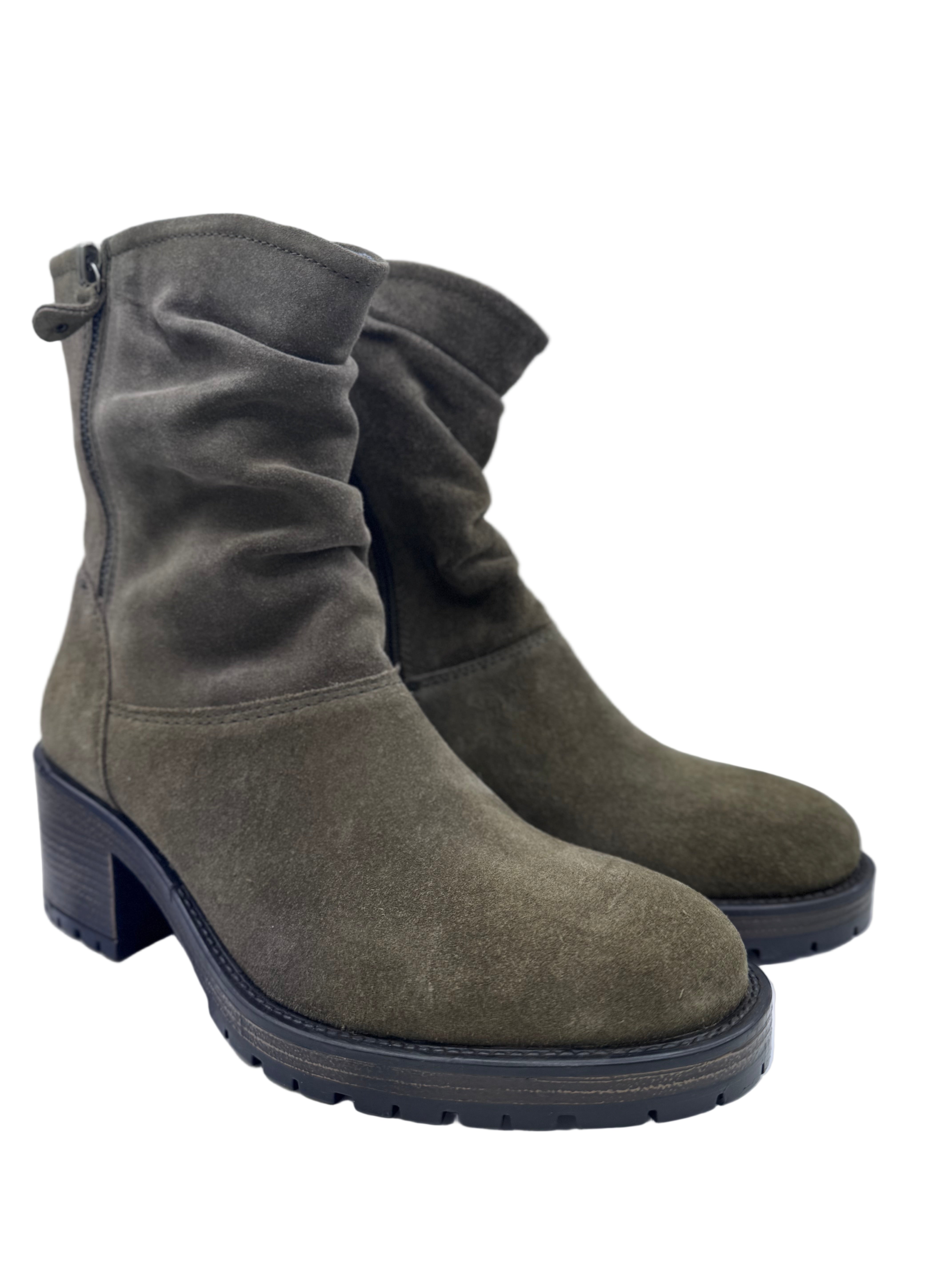 STIEFELETTE MIT REISSVERSCHLUSS