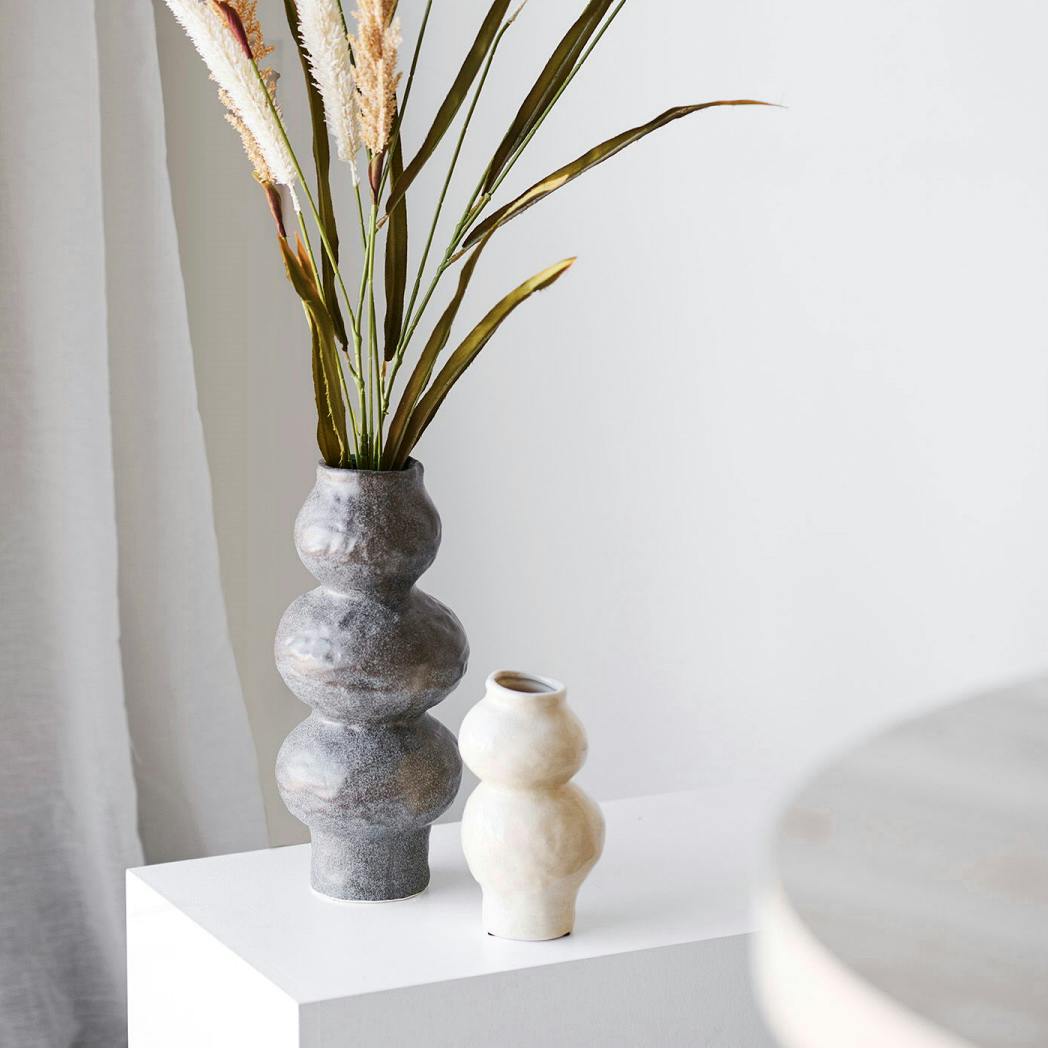 Vase design organique céramique marron