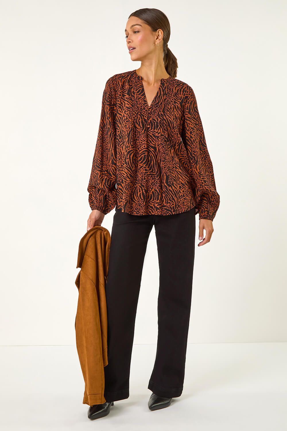 Roman Animal Print Buttoned Pinktuck Top