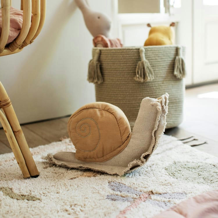 FANTASY GARDEN - Coussin escargot lazy snail beige