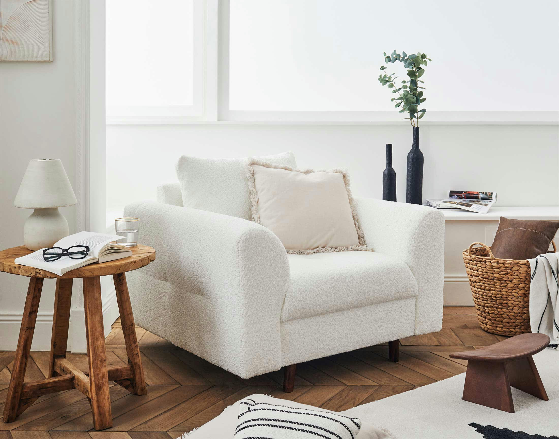 RUNE - Fauteuil en tissu bouclette blanc