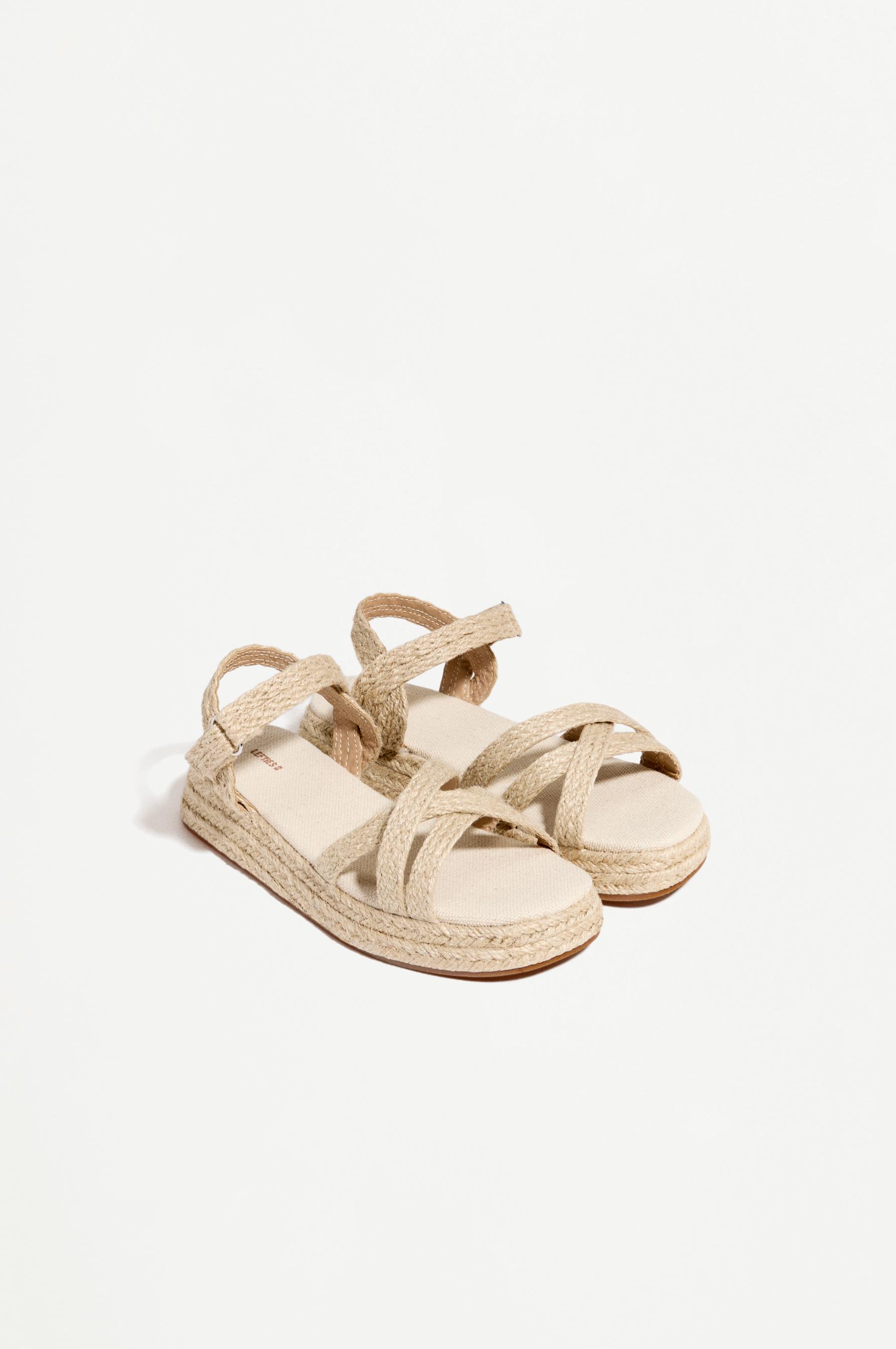 SANDALIA PLATAFORMA EFECTO YUTE