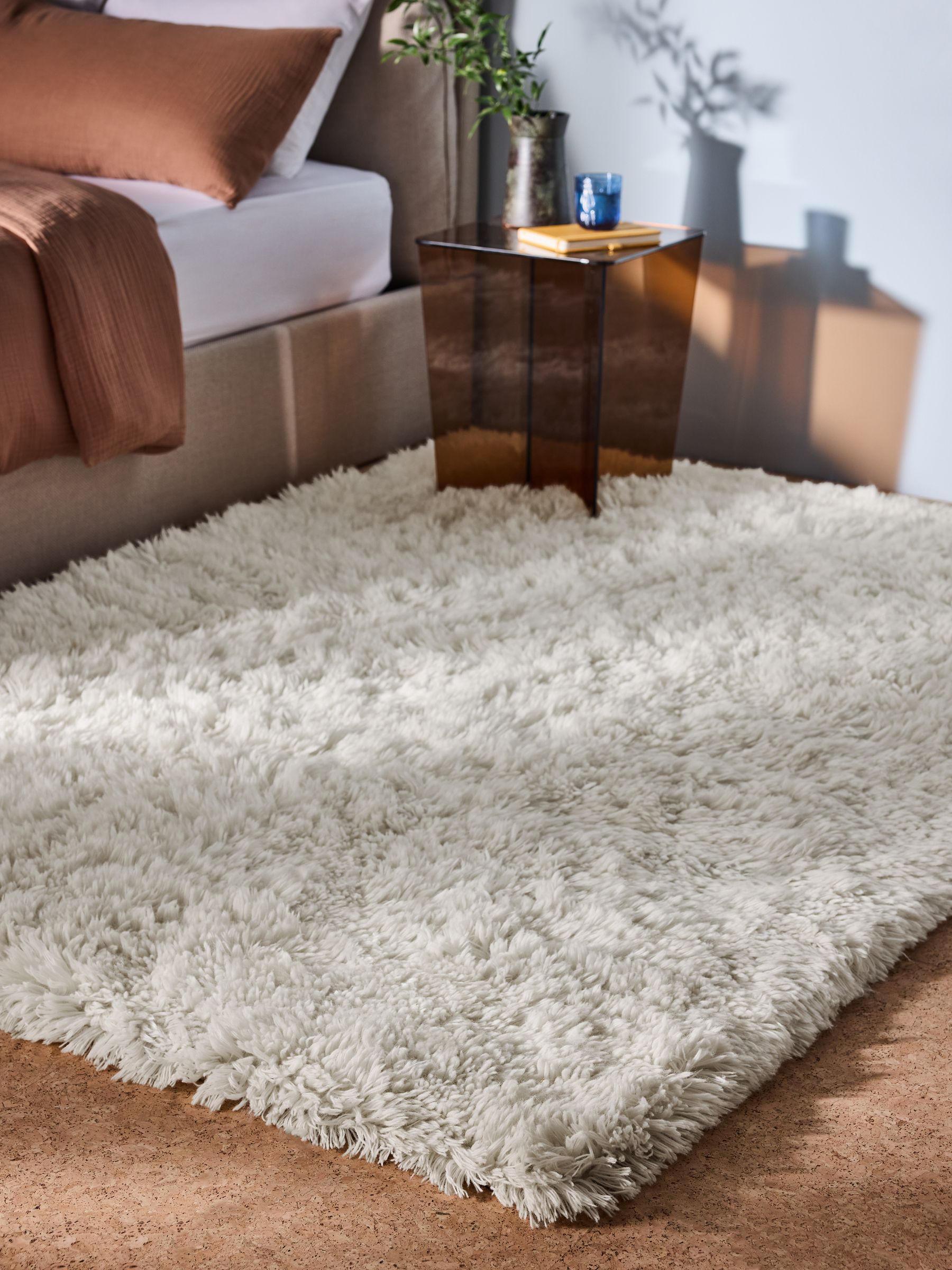 White Dala Shaggy Berber Wool Tufted Rug
