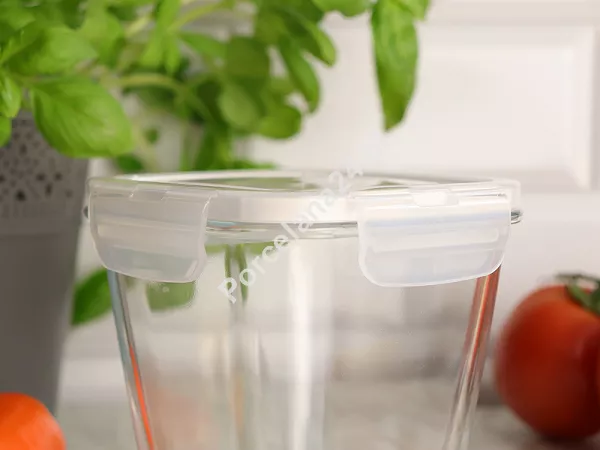Pojemnik kwadratowy wysoki 700 ml z pokrywką LAV - Fresco 4K.FRE.228