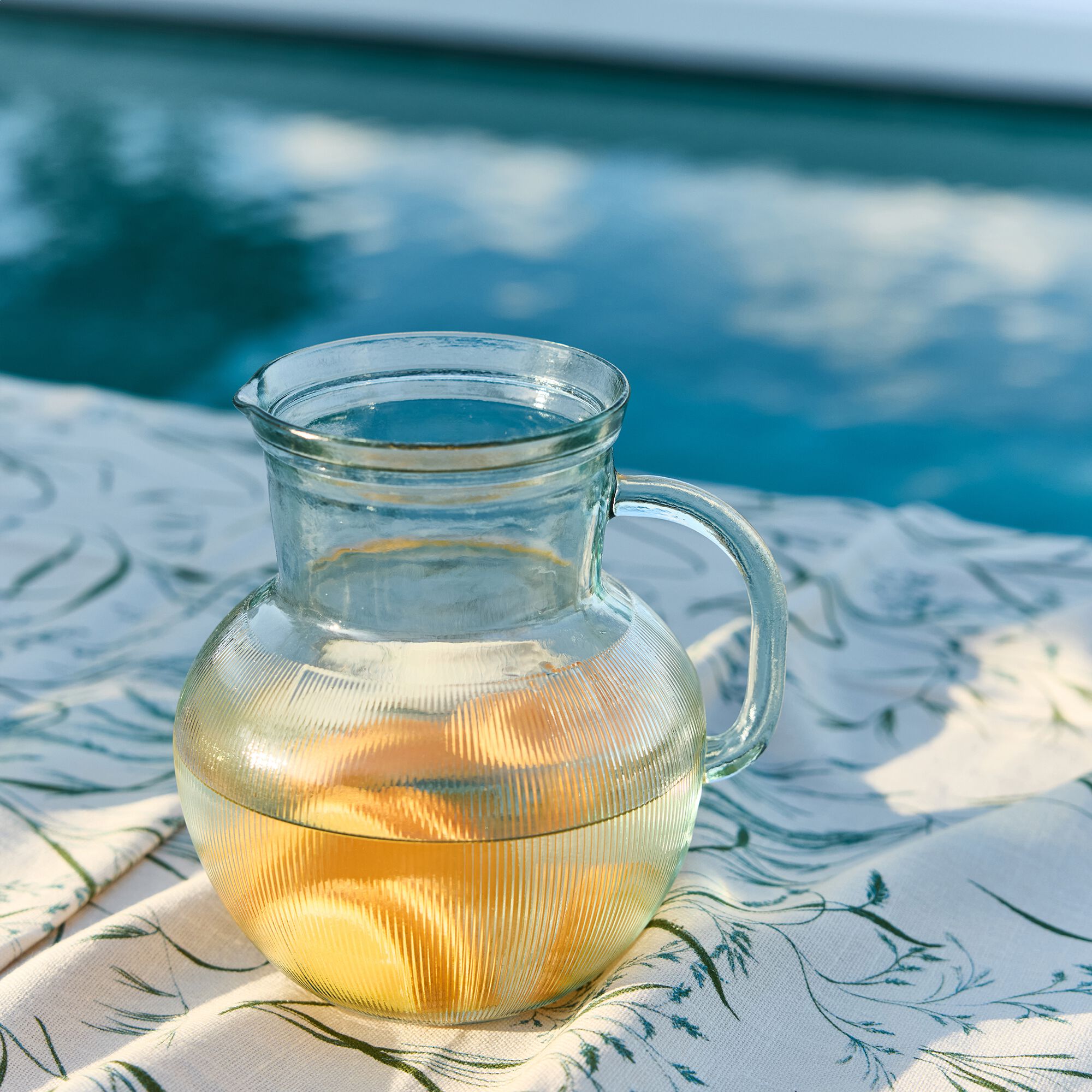 AQUA - Pichet avec anse en verre recyclé 2,3 L - transparent