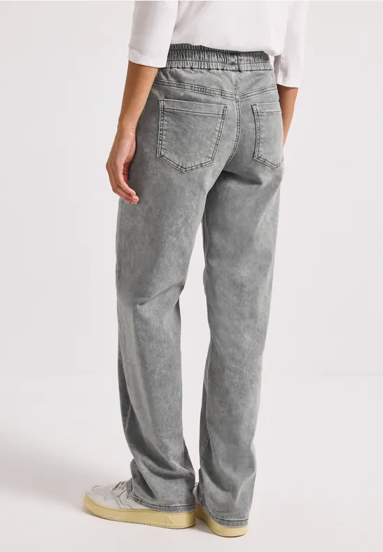 Jeans mit Elastikbund