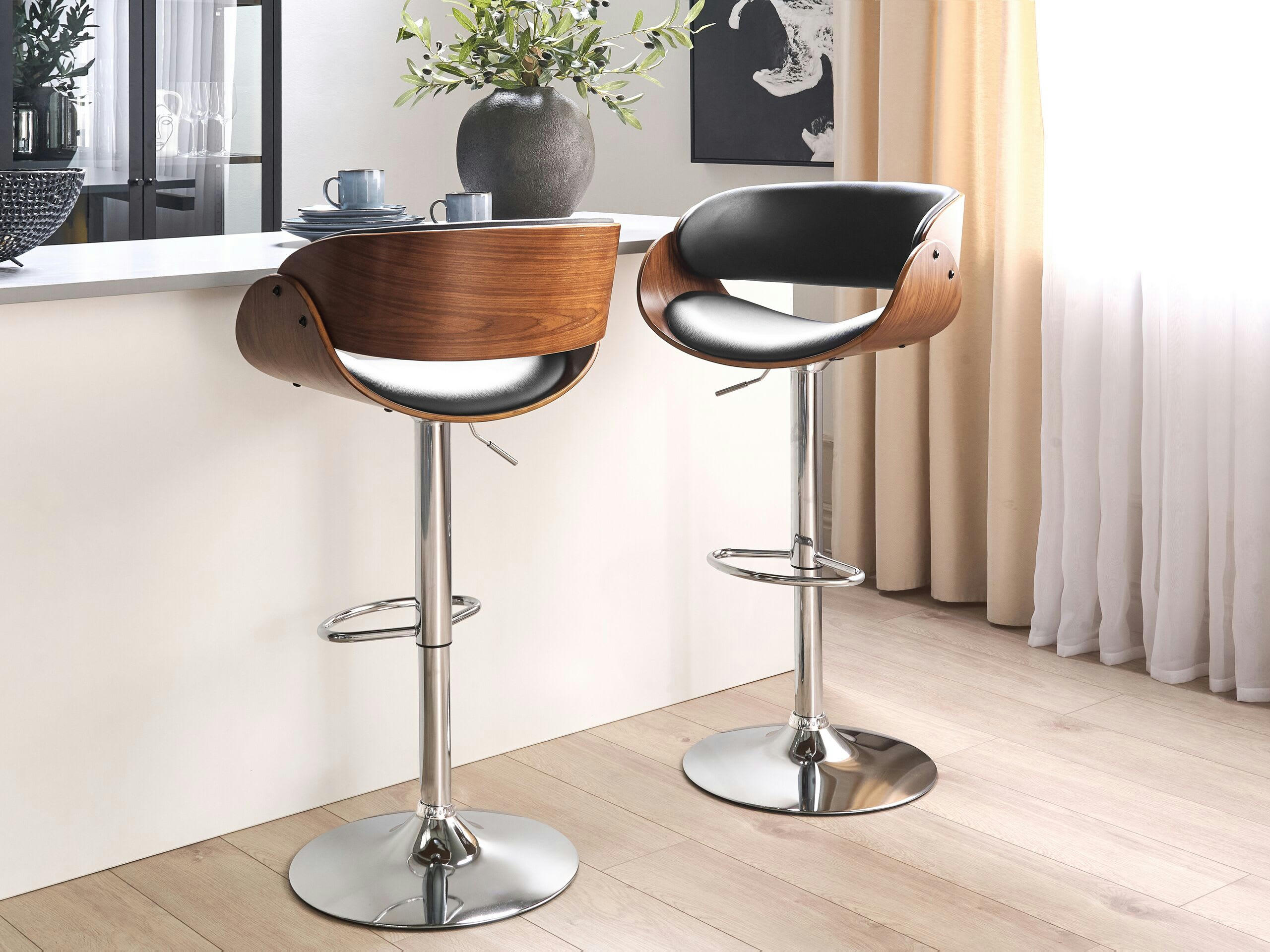 BAKU - Chaise de bar en bois foncé et cuir PU noir