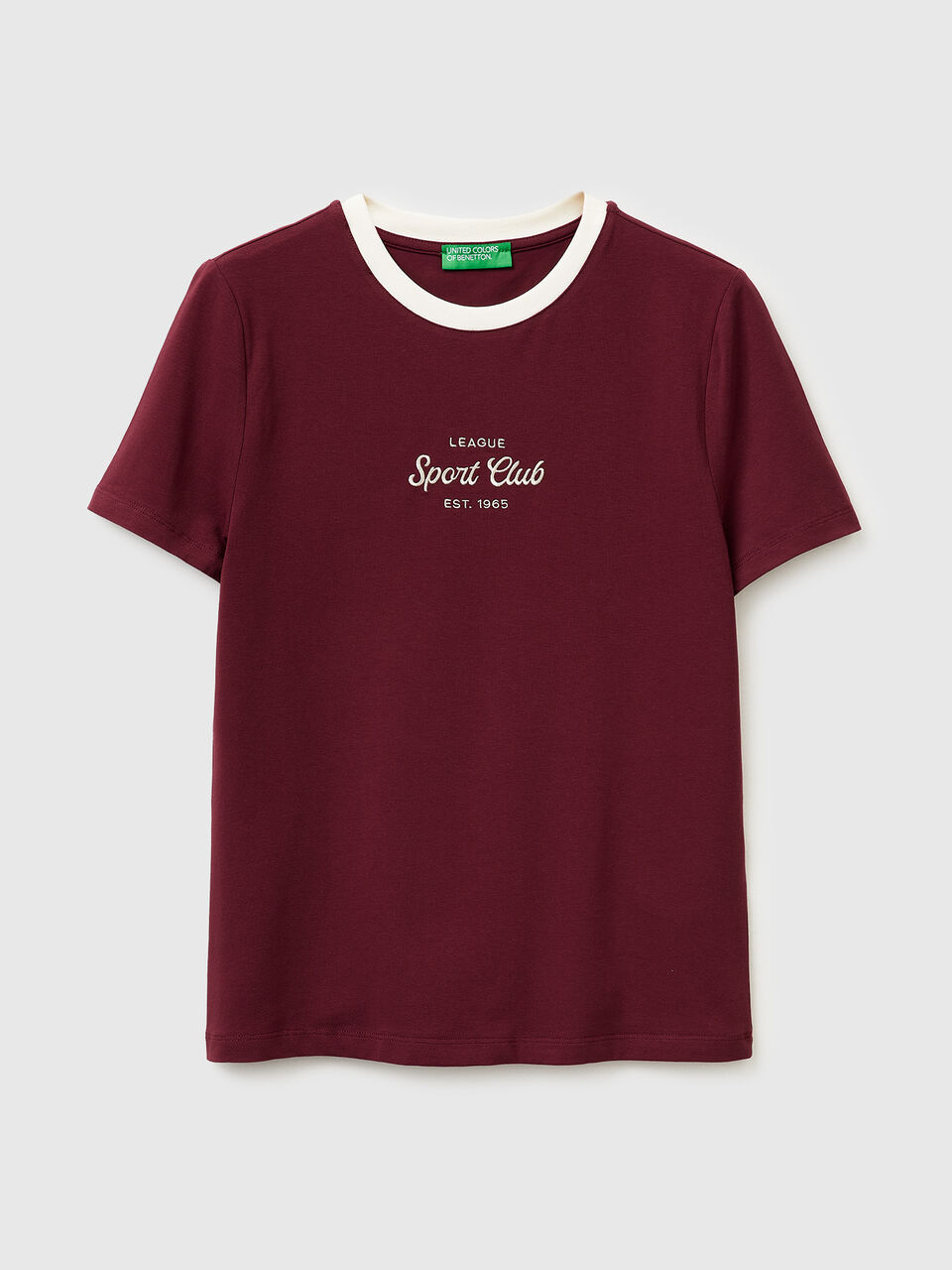 T-shirt with embroidered crest