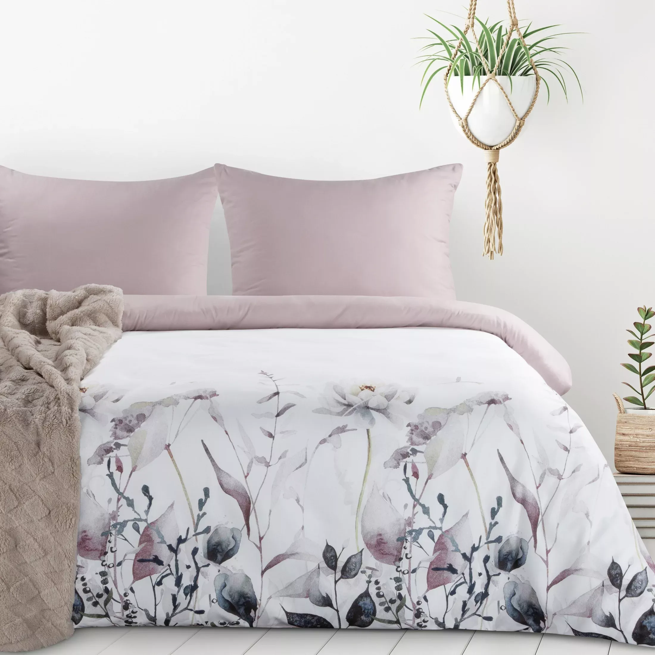 Pościel 220x200 cm komplet 3 częściowy kolor biało, wrzosowy z motywem kwiatów VERONO9 Design 91