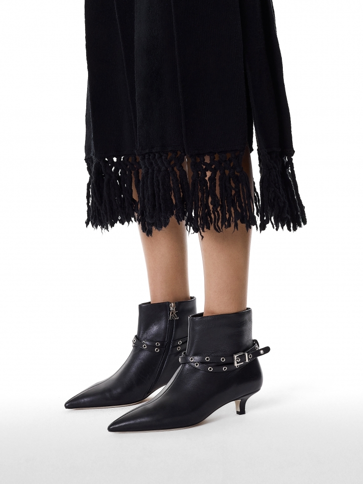 Leather duck heeled boots