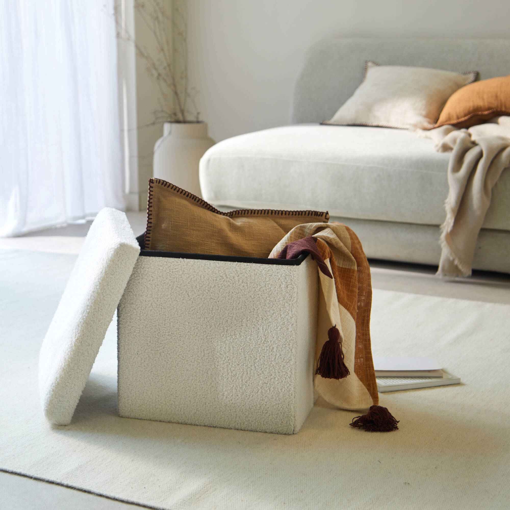 Coffre pouf en bouclette sherpa
