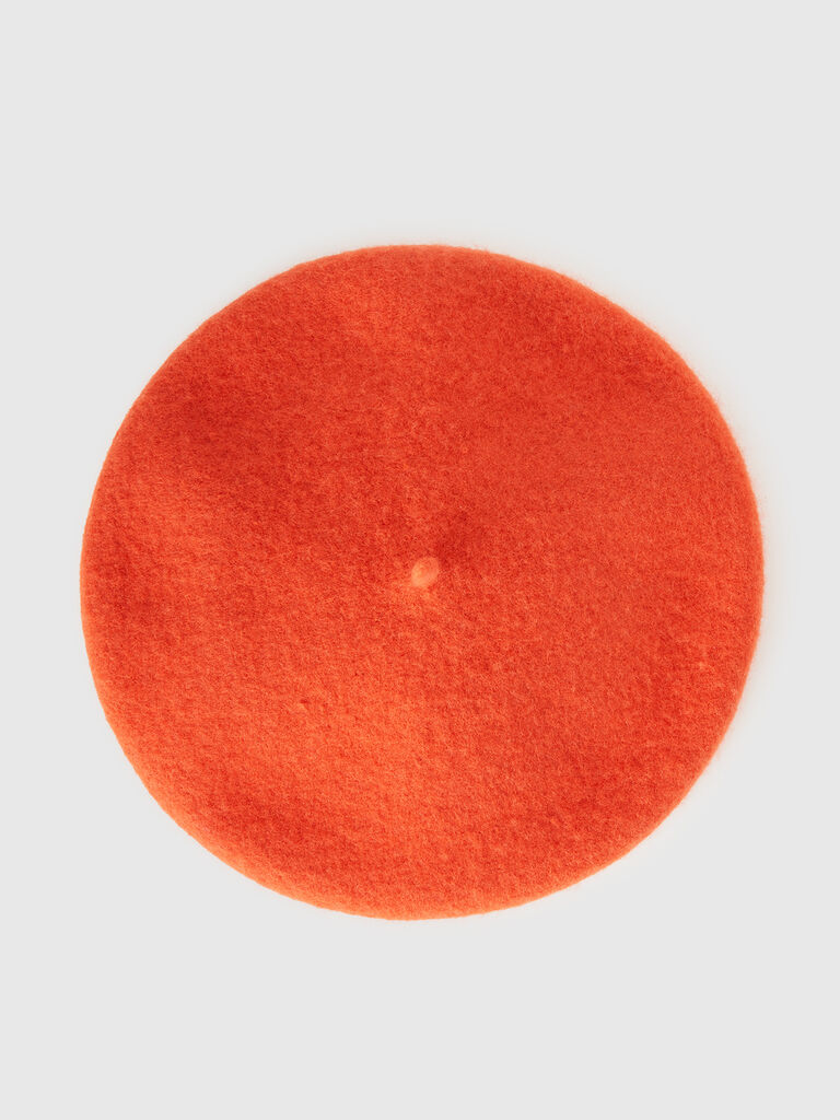 Classic beret in wool blend