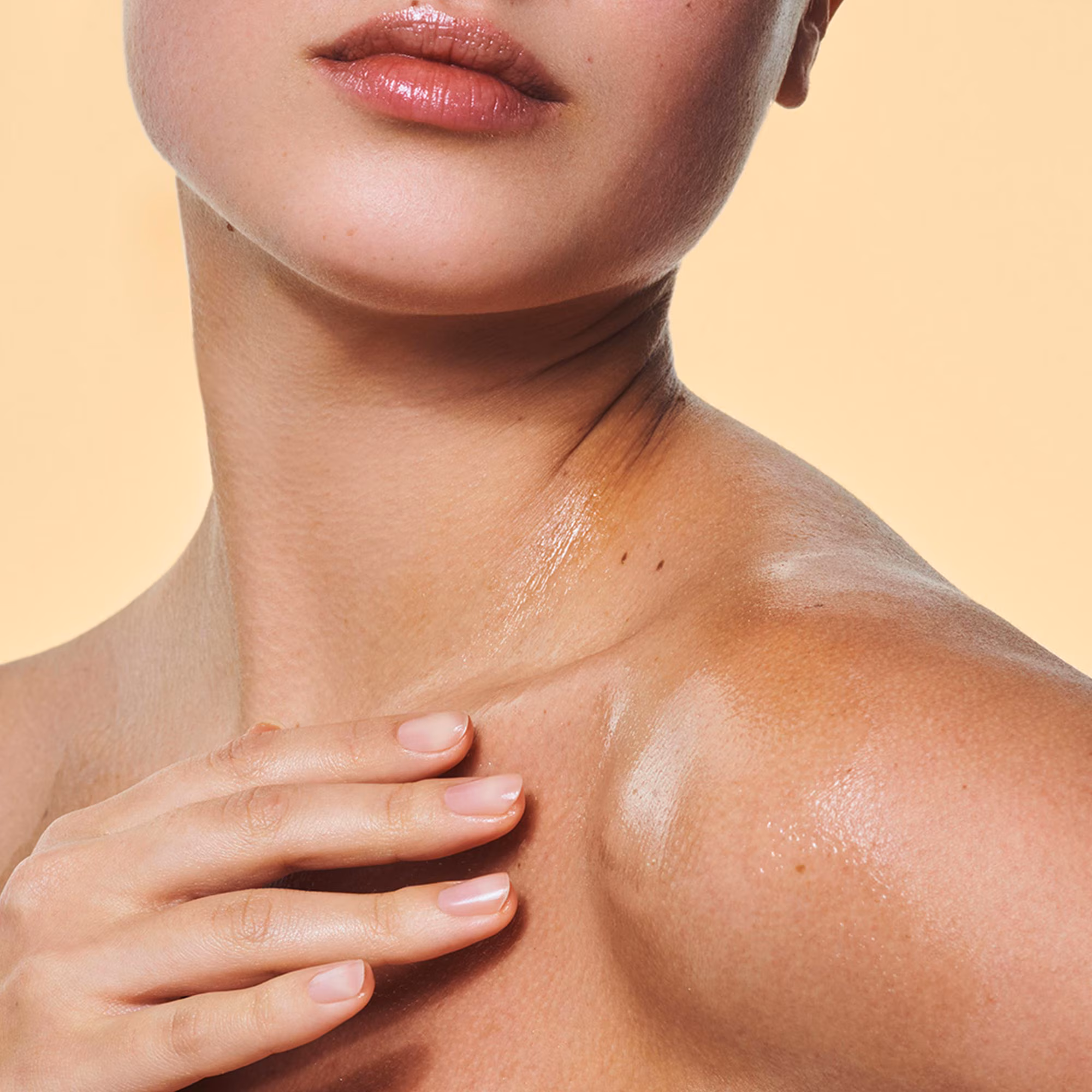 SOLAIREHuile solaire embellissante haute protection corps spf30