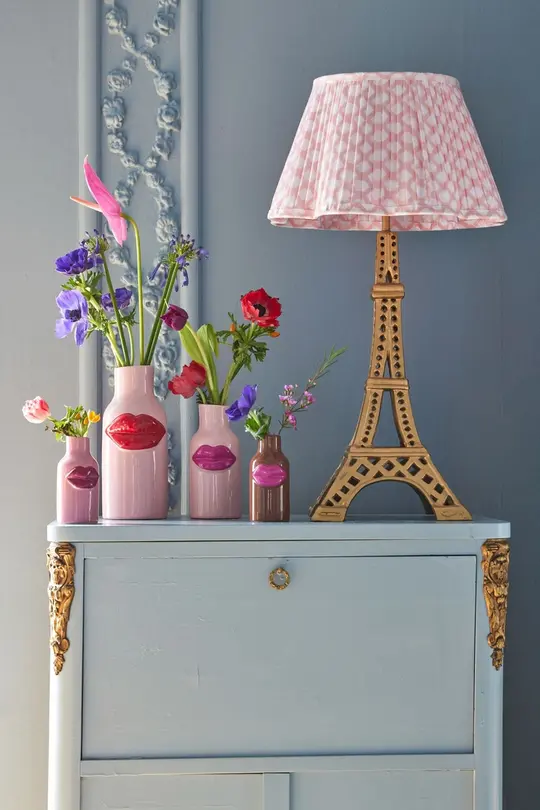 Vase Lips