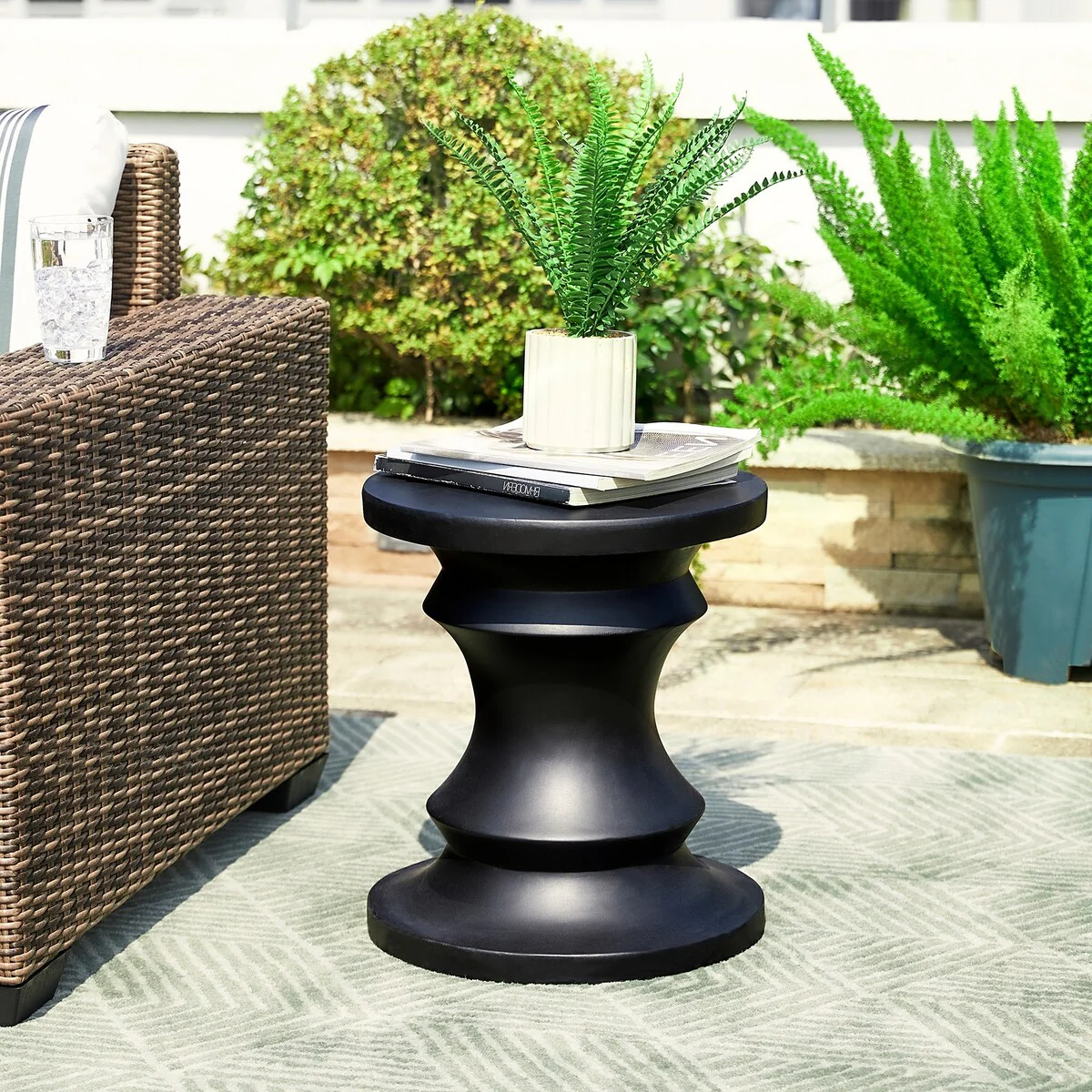 Glitzhome 18H MGO Black Chess Garden Stool Outdoor Table