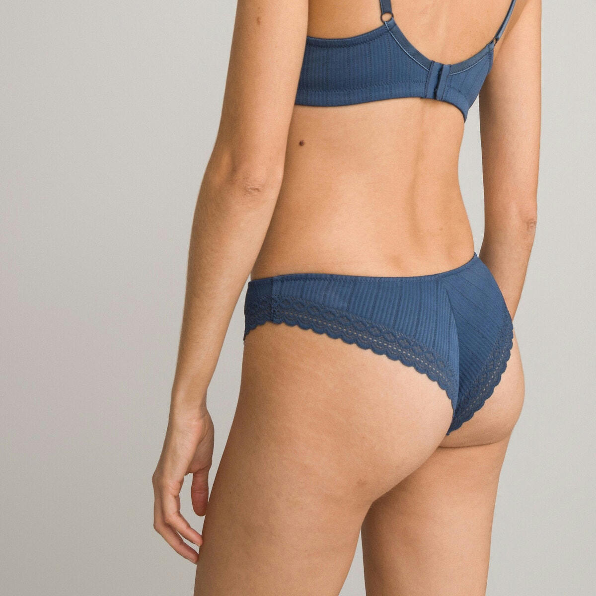 Tanga en maille texturée