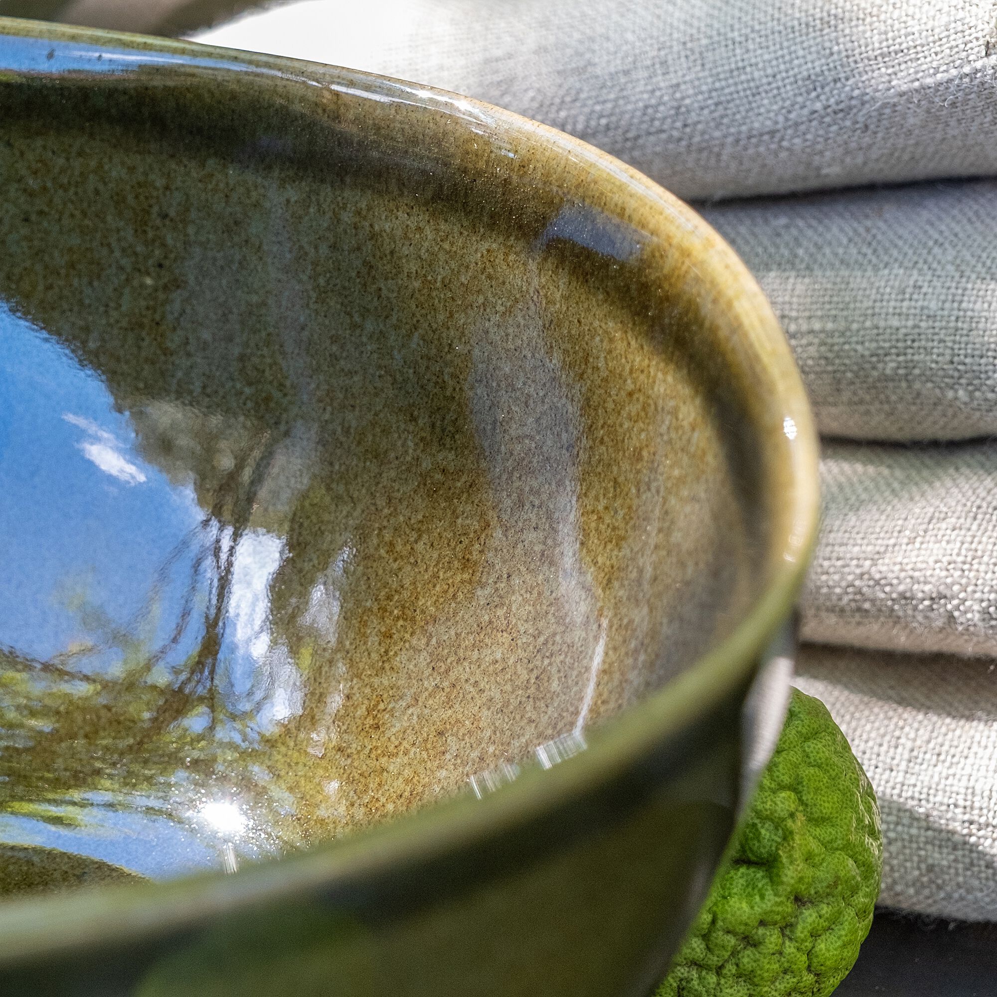 AVOCADO - Bol organique en grès D16cm - vert cèdre