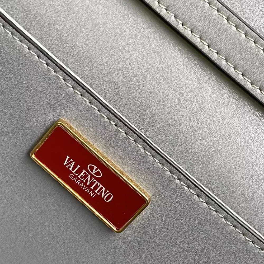 Valentino Garavani (7A regular version)