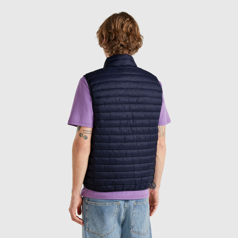 Sleeveless regular fit jacket with padding