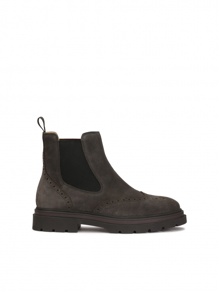 Suede brown Chelsea boots with ornamentation