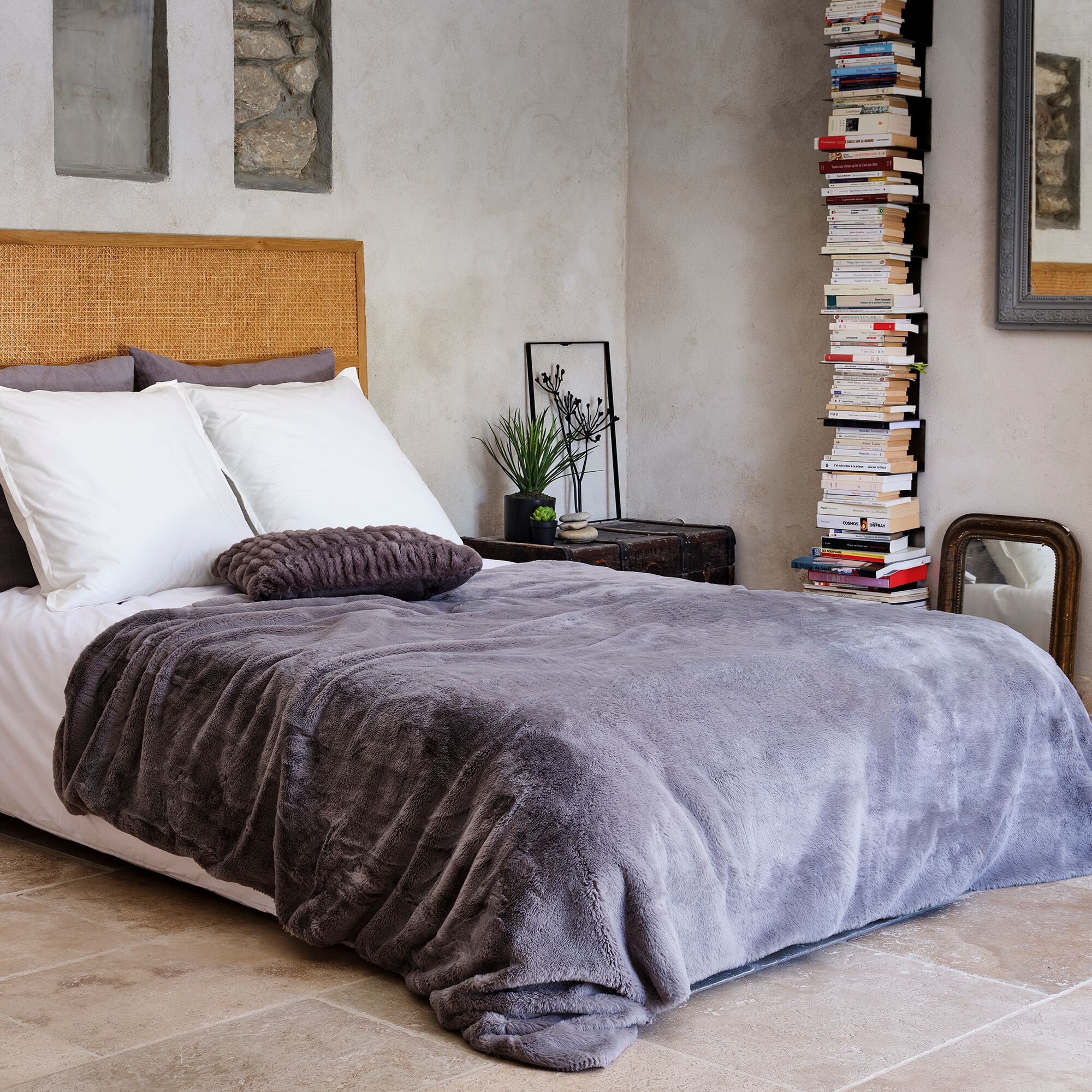 MARIUS - Couvre lit imitation fourrure 180x220cm- gris restanque