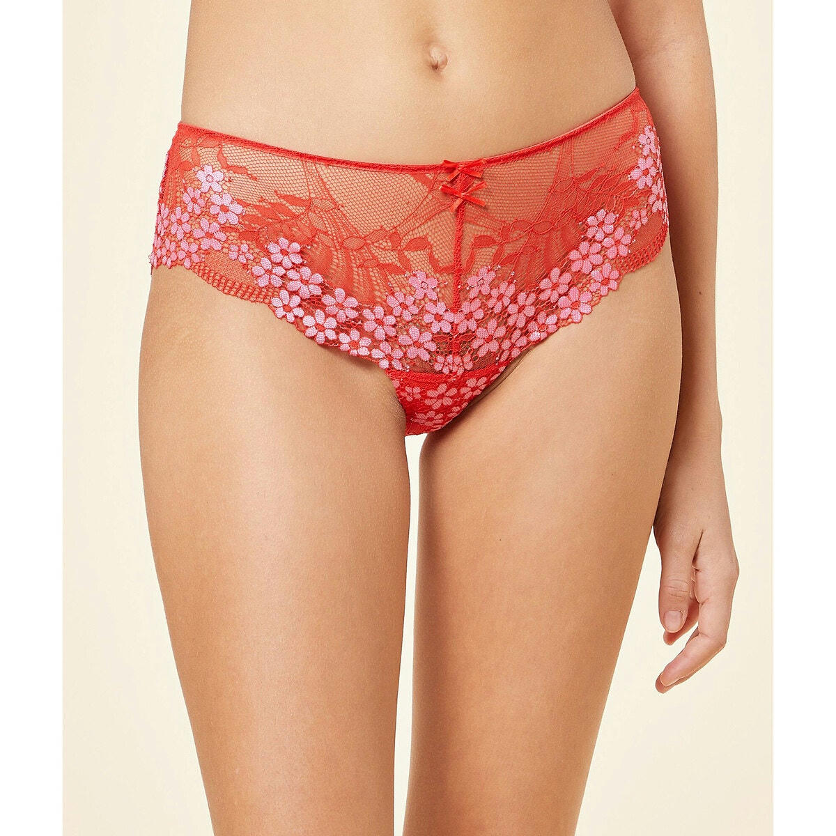 Shorty en dentelle, Somptueuse
