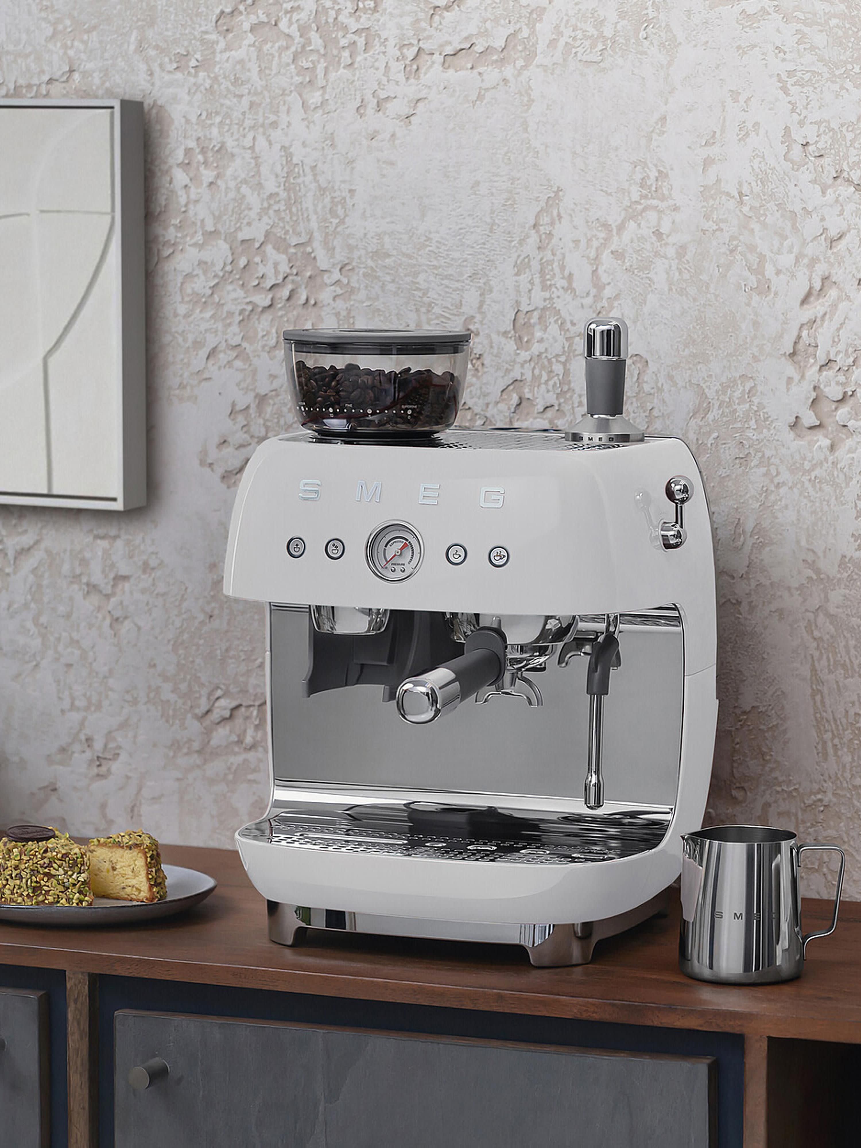 Kaffeemaschine 50's Style mit Siebträger