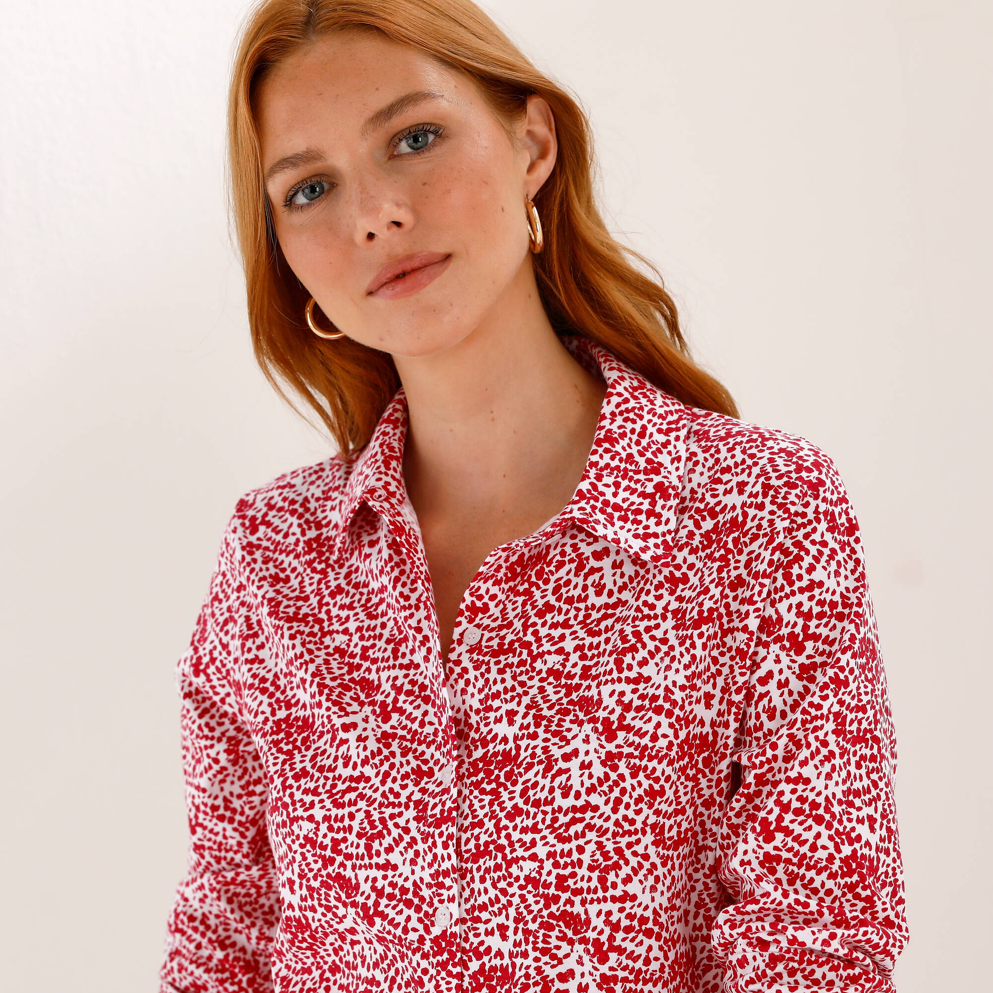 T-shirt boutonné imprimé manches longues, forme tunique