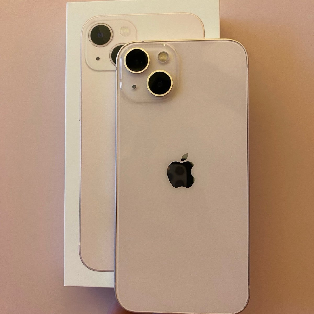 Apple iPhone 13 128 GB in Pink Unlocked
