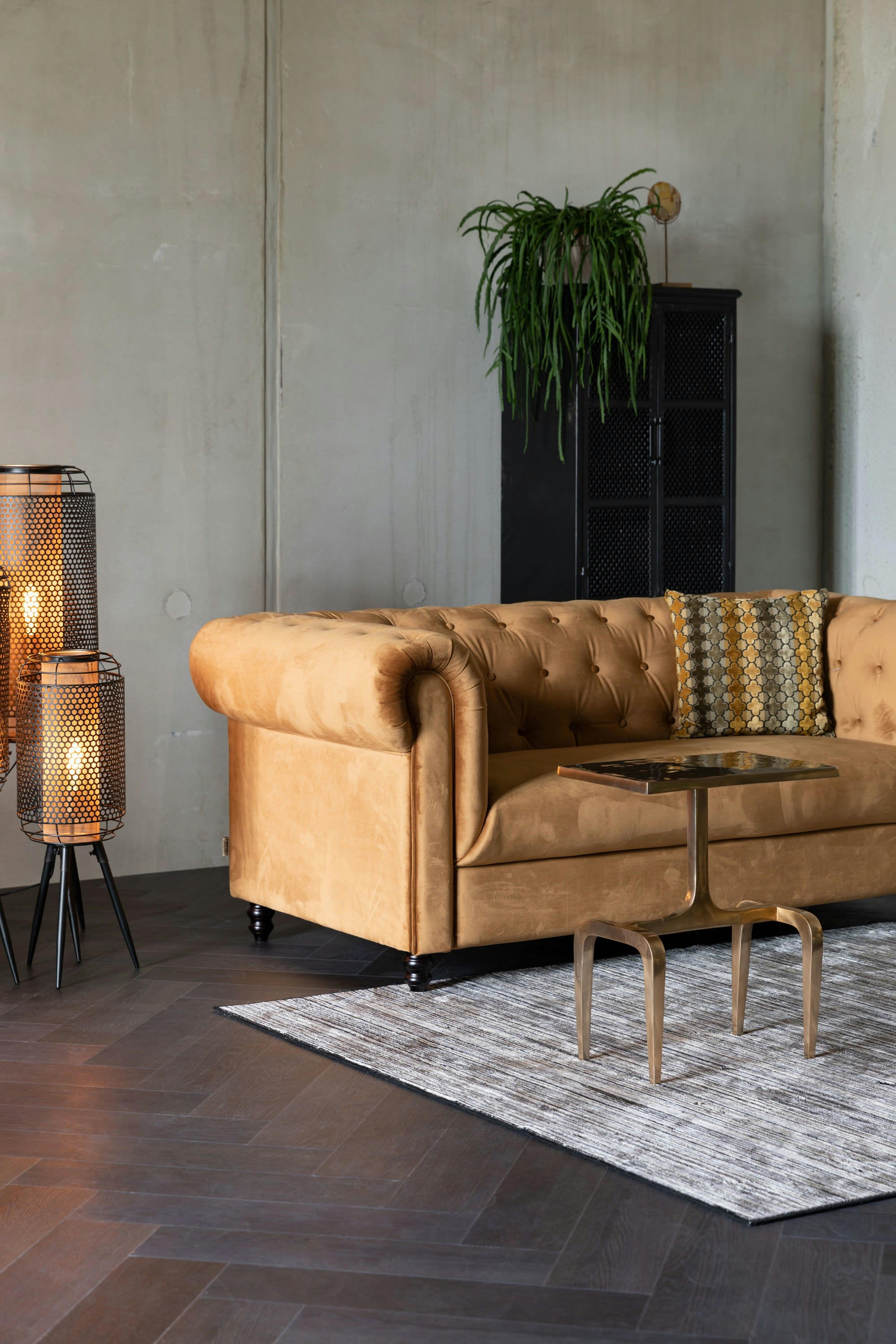 HIPS - Table d'appoint en laiton doré