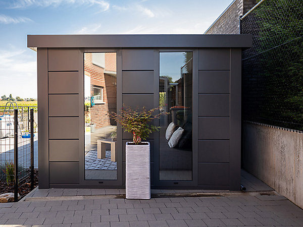 Abri métal Classico 3330 de 9,8 m² anthracite auvent 10,2 m² large fermé et 2 fenêtres - TELLURIA