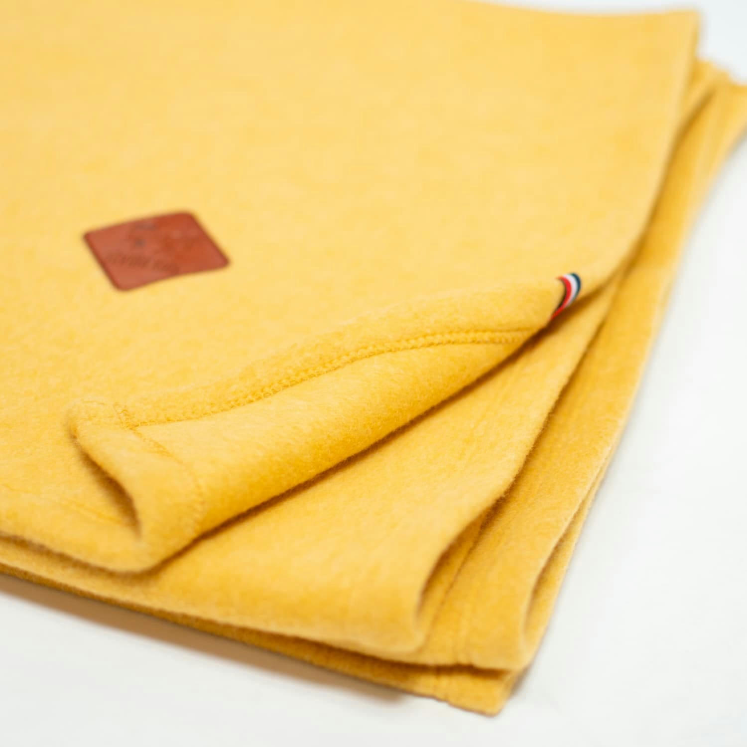 - Couverture plaid enfant en polaire uni 100 x 70 cm