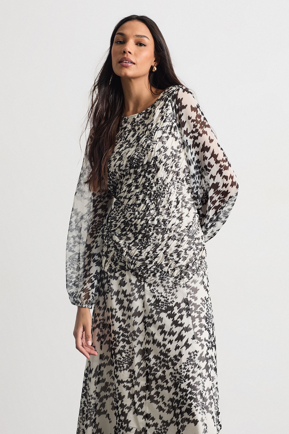 Warehouse Shirred Bodice Detail Dogstooth Printed Midi Dress